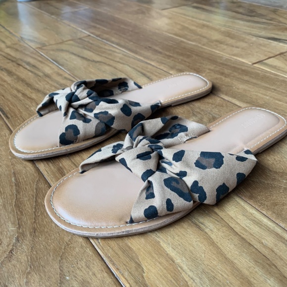 NEW! Unworn Leopard Print Knot Slide Sandals Neutral Casual Summer Women Size 10 - Picture 4 of 13